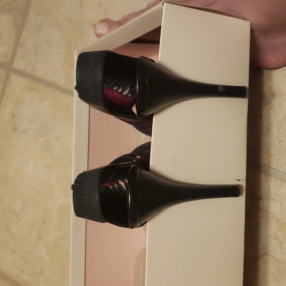 BCBG heels - Picture 5 of 7